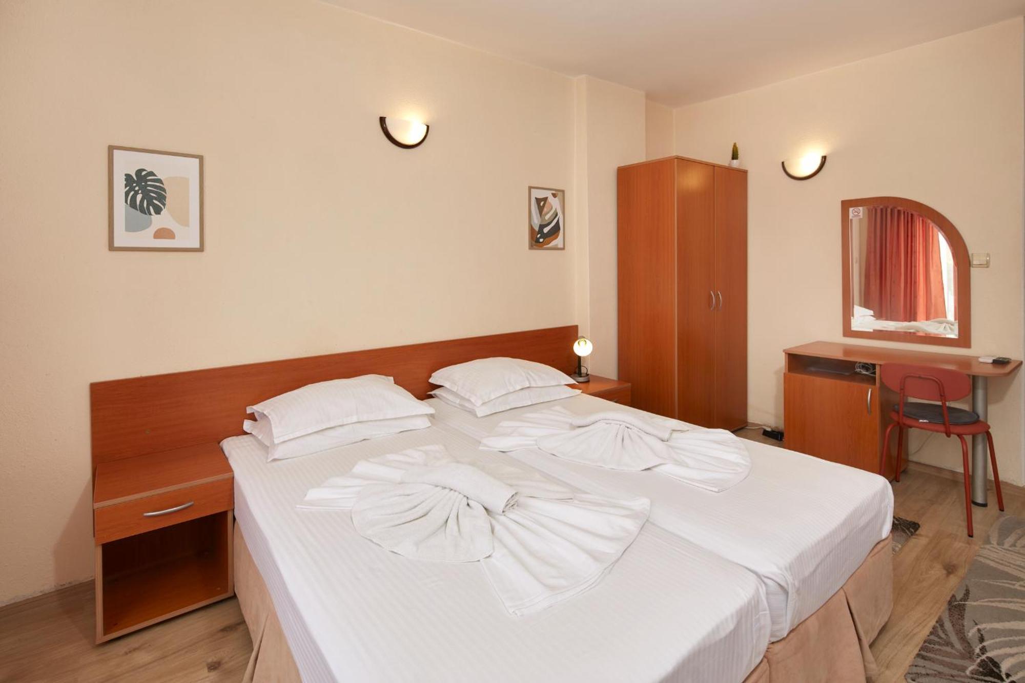 Nirvana Guest House Nesebar Exterior photo